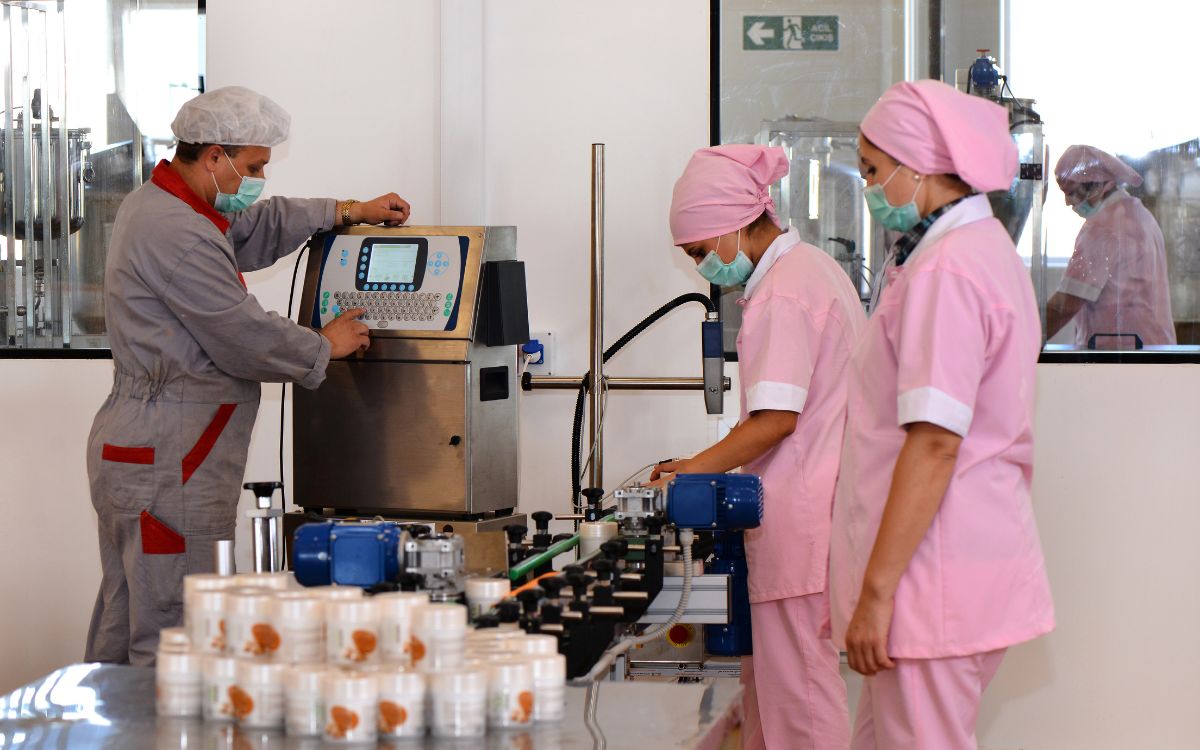 Quy định phòng thay đồ và phân luồng di chuyển trong GMP mỹ phẩm