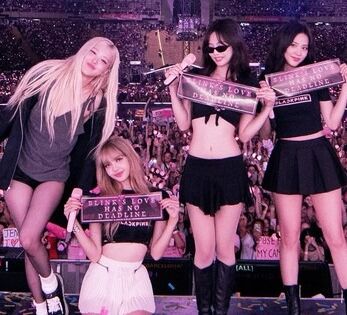 HOT: Rộ tin BLACKPINK trở lại Việt Nam vào tháng 12 - Clean Booth lựa chọn tối ưu cho doanh nghiệp mỹ phẩm nhỏ