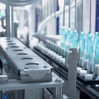 Những thiết bị cần có trong khu vực đóng gói serum