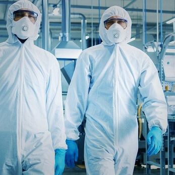 Quần áo phòng sạch và một số loại thường gặp