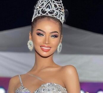 Cô gái thi hơn 60 cuộc thi sắc đẹp trong năm 2025 - Phòng sạch trong chiết rót mỹ phẩm dạng lỏng