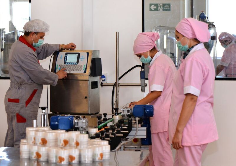 Changing room regulations and traffic flow in cosmetic GMP