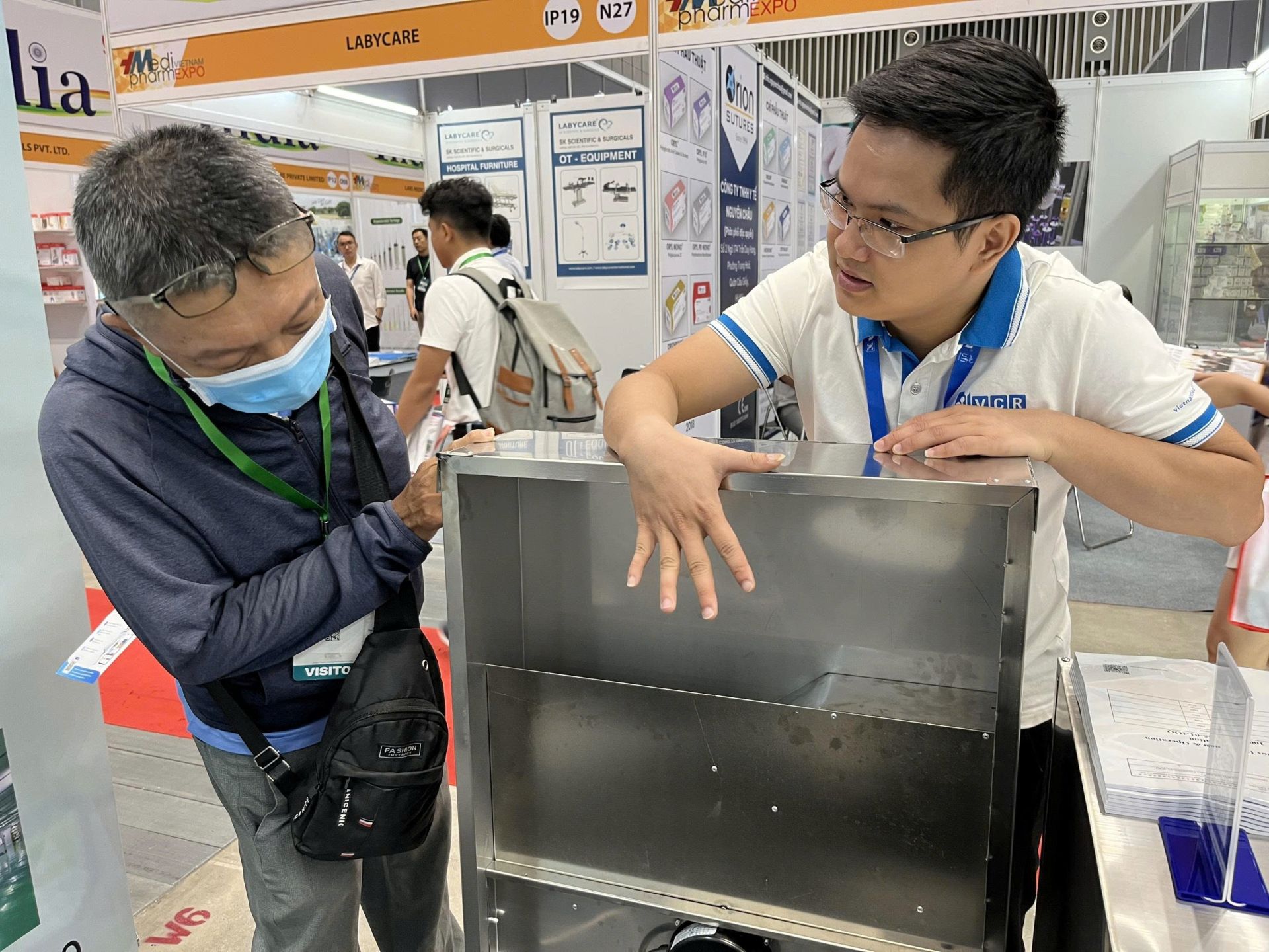 Tư vấn lựa chọn đơn vị cung cấp thiết bị & giải pháp phòng sạch mỹ phẩm uy tín 2025