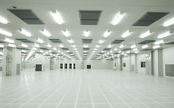 Choosing the right lighting system for cosmetic QC room
